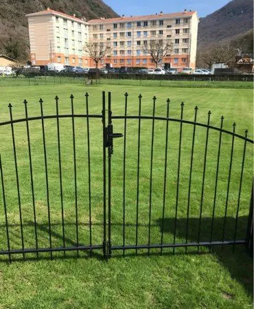Terrain plat 777m² Digne-les-Bains - 70% emprise - Clôturé
