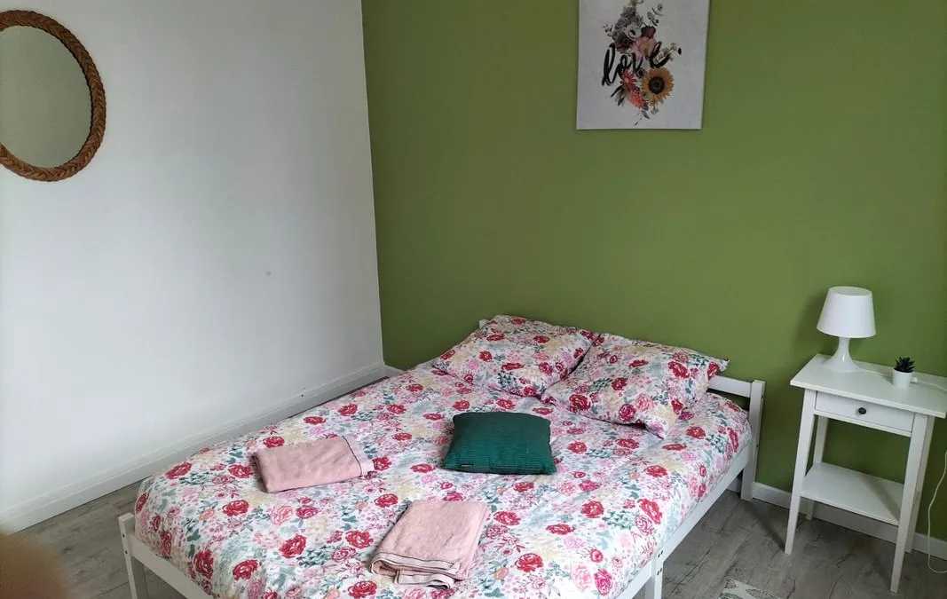 Photo 1