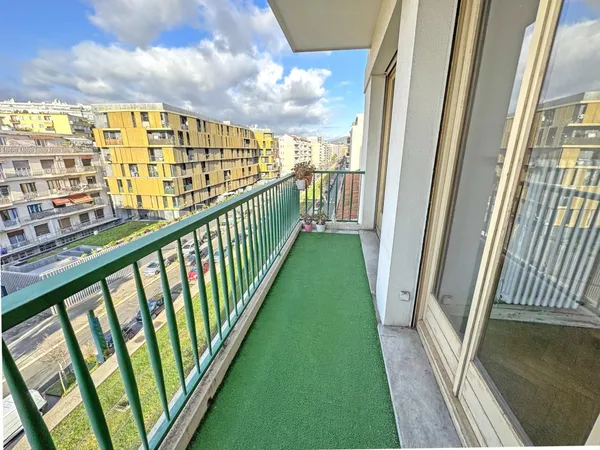 Lumineux 2 pièces –44 m² –Balcon –Cave –À rénover–Californie