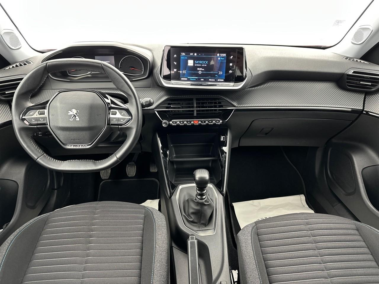 Peugeot 2008 puretech 130 s&s bvm6 style — photo 12