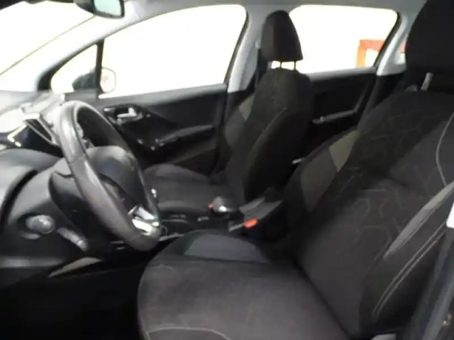 Peugeot 2008 1.2 puretech 110ch allure s&amp;s — photo 8