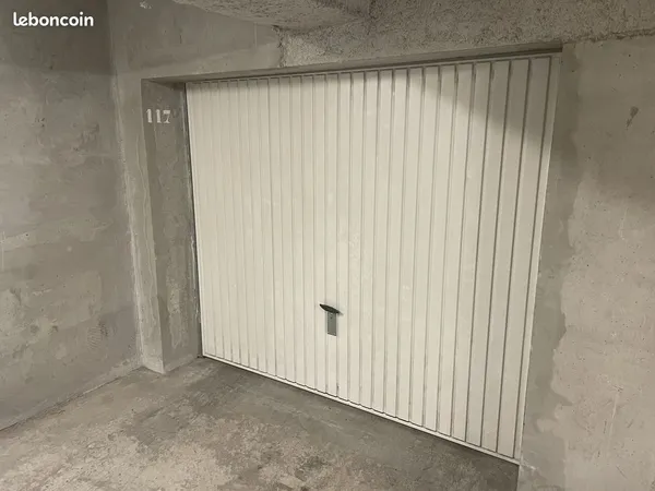 Parking/box SAINT-EGREVE