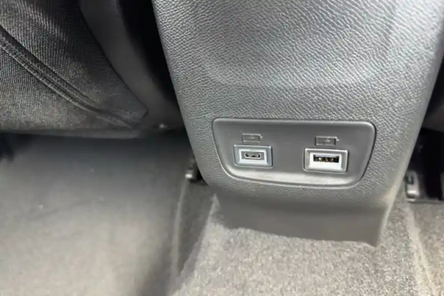 Peugeot 2008 electrique 54 kwh 156 ch — photo 27