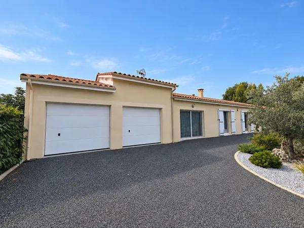 BERGERAC Maison de plain-pied de 138 m² avec 4 chambres, suite parentale et double garage