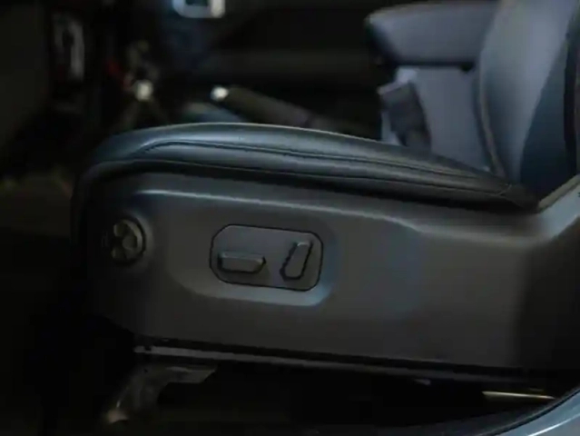 Jeep Wrangler unlimited 2.0 t 380ch 4xe sahara command trac — photo 9