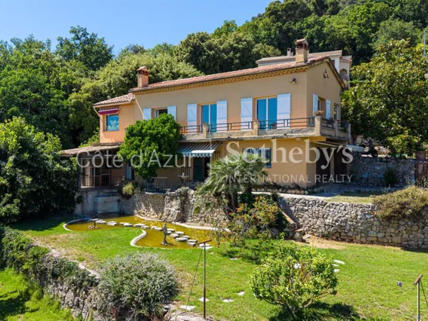 Vence propriété avec vue mer panoramique et fort potentiel de dé