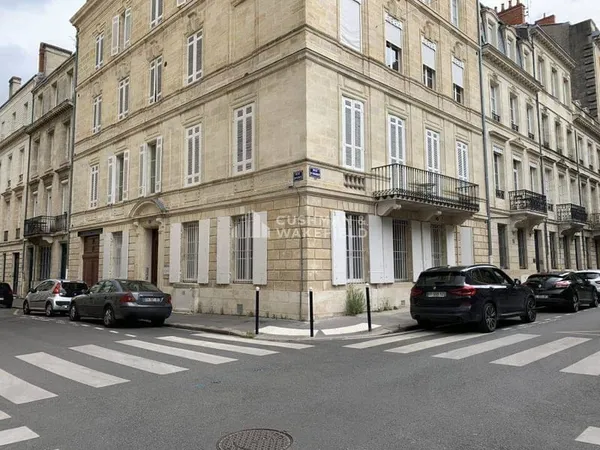 Bureaux 100 m²