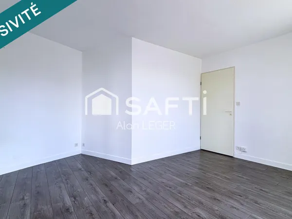 Grand T1 de 36 m2 avec salle de bain et cuisine fermée