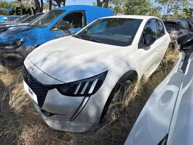 Peugeot 208 puretech 130 s&amp;s eat8