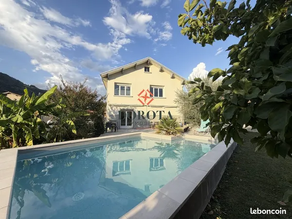 Maison 5 pièces 140 m²