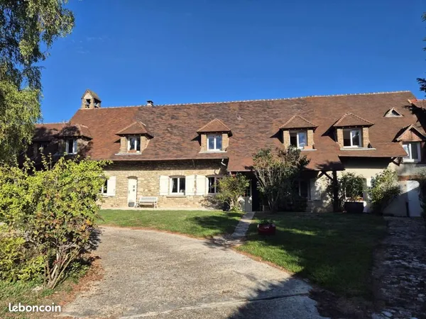 Maison 9 pièces 370 m²