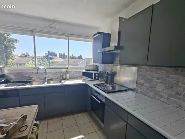 Appartement T3 rénové avec cave, garage et jardin - Tain-l'Hermitage