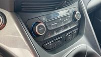 Ford Kuga 2.0 TDCi 150ch Stop&Start Vignale 4x2 Euro6.2 — photo 15