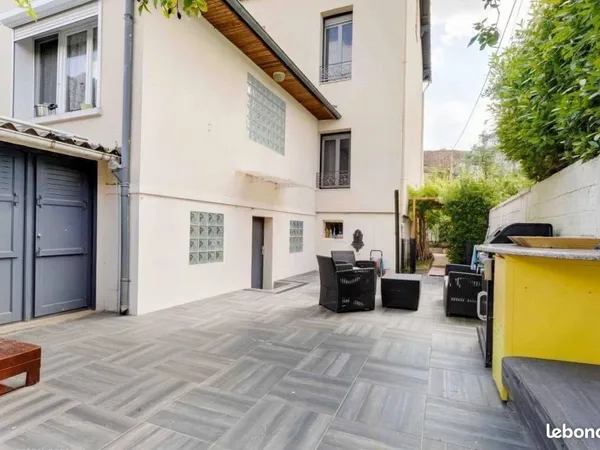 Maison meublée 100 m² - 3 chambres - Jardin 160 m² - Terrasse 50 m² - Livry-Gargan