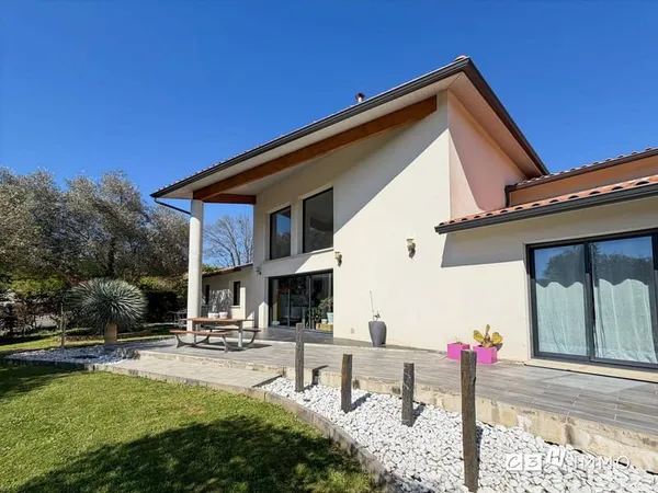 Villa 6 pièces 200 m²
