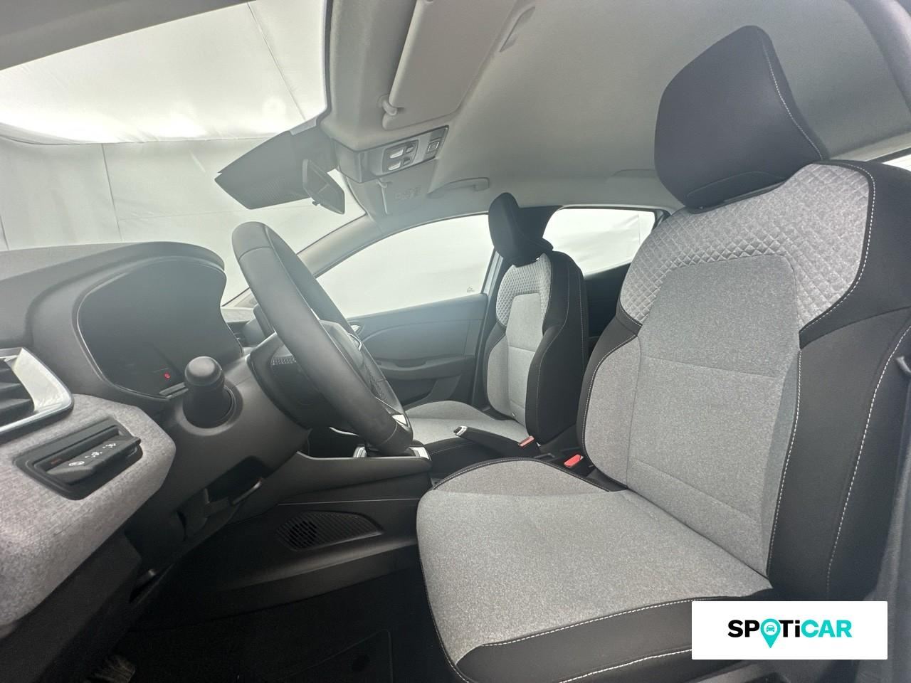 Renault Clio 1.6 e-tech 145ch full hybrid evolution - 24 — photo 9