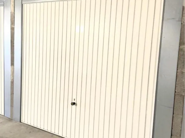 Location box de parking fermésaint Malo