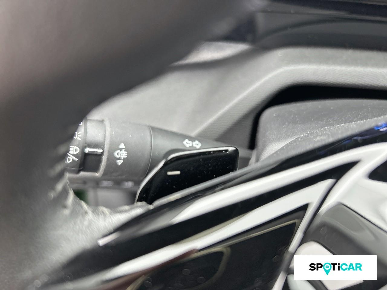Peugeot 308 phev 180 e-eat8 allure pack — photo 20