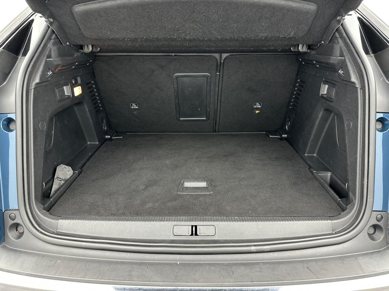 Peugeot 3008 puretech 130ch s&s eat8 gt pack — photo 6