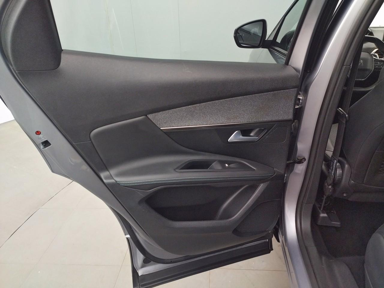 Peugeot 3008 hybrid 225 e-eat8 allure pack — photo 24