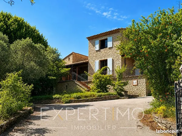Propriété 4 pièces 163 m²