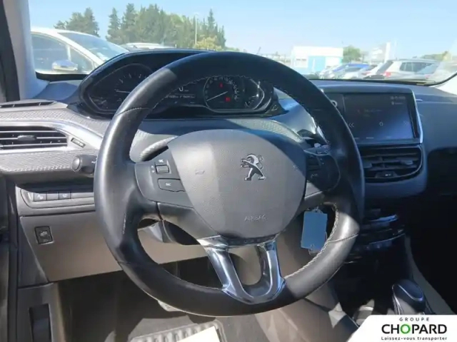 Peugeot 208 puretech 110ch s&amp;s eat6 — photo 17