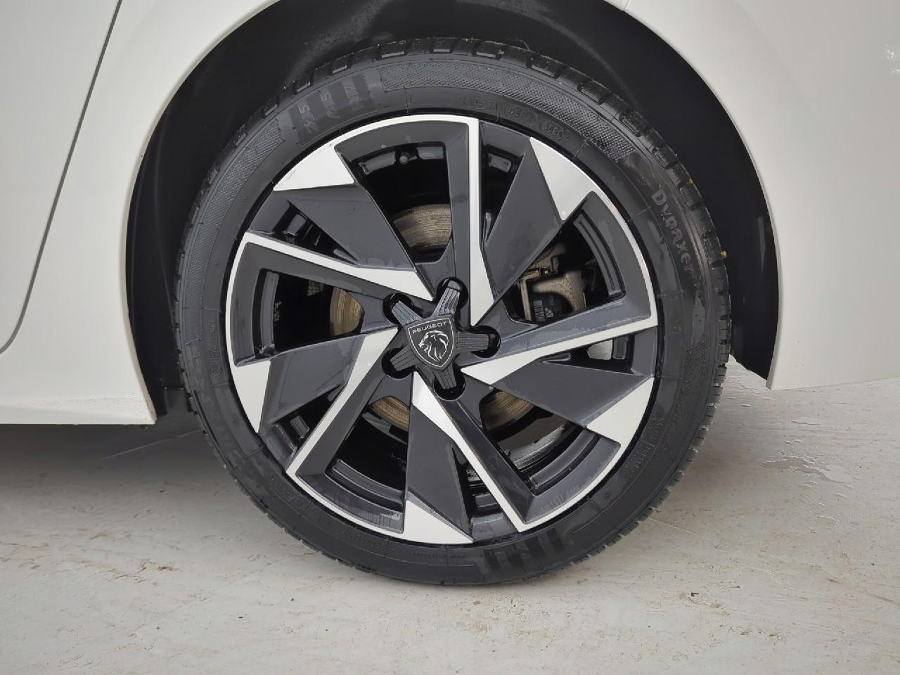 Peugeot 308 phev 180 e-eat8 allure pack — photo 11