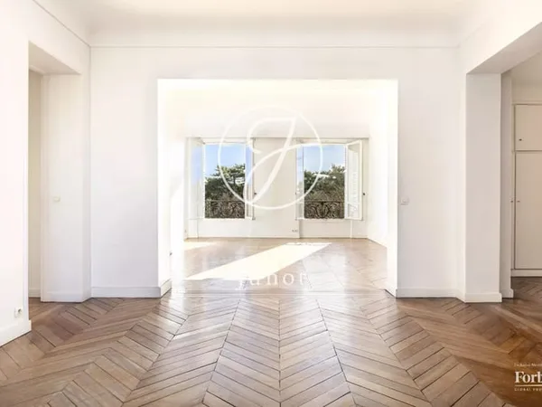 Neuilly-sur-Seine - MAILLOT/ BARRES - Appartement familial à vendre - 5 pièces - 149,94m² loi Carrez