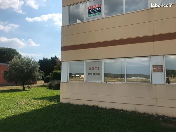 Location bureau standing