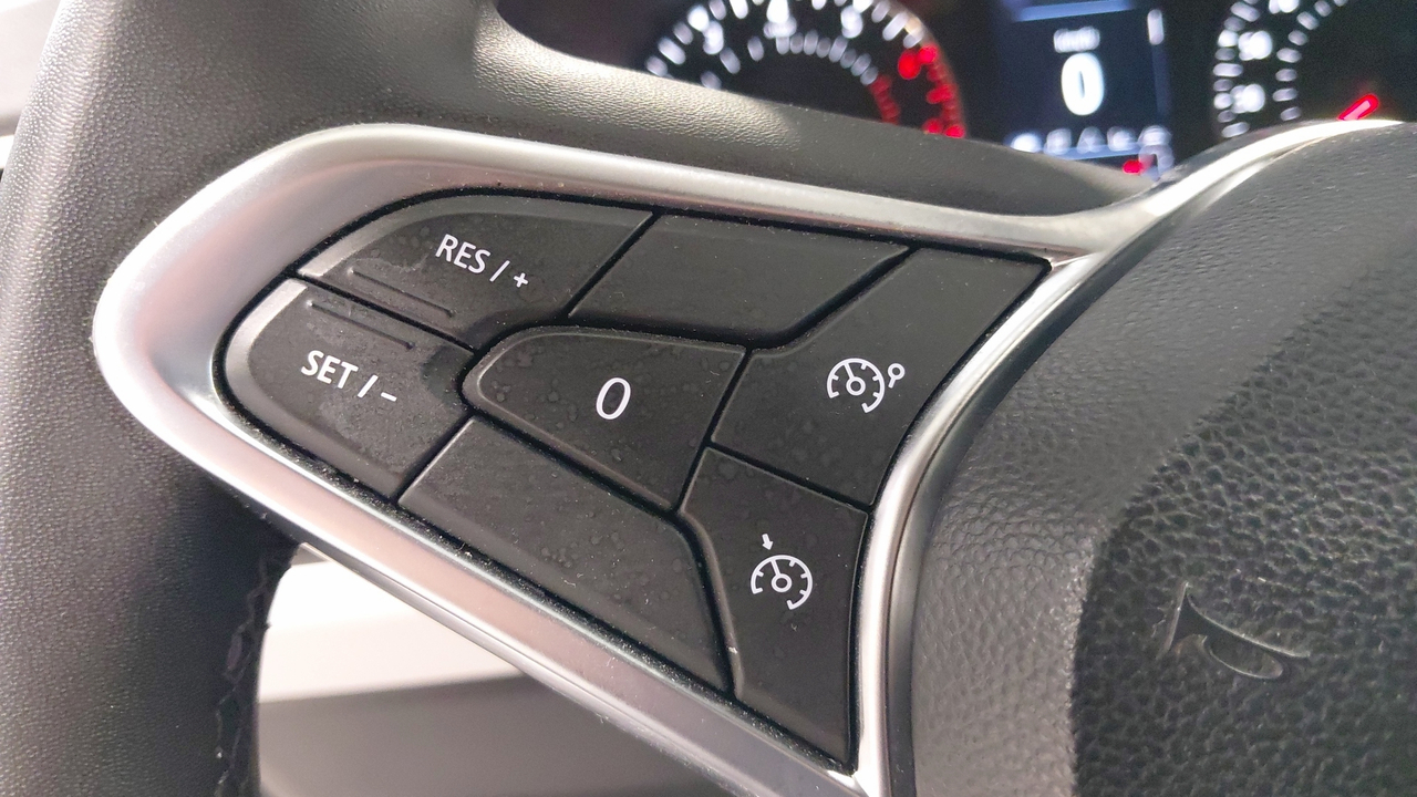Renault Clio TCe 90 — photo 18