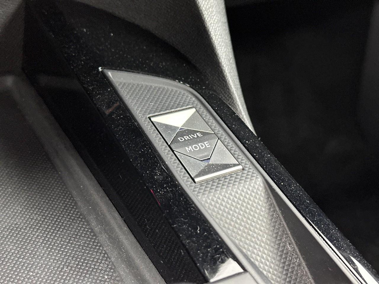 Ds Ds 3 crossback puretech 130 eat8 performance line+ — photo 31