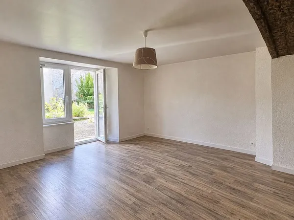 Location T2 avec accès à cour végétalisé