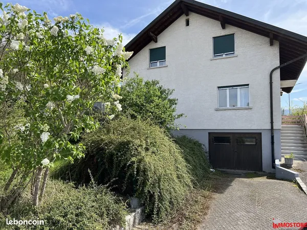 Maison 8 pièces 205 m²