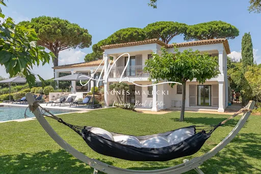 Propriété 5 pièces 180 m²