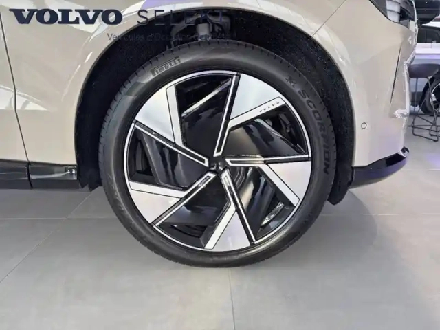 Volvo Ex90 twin performance awd 517 ch 1edt — photo 42