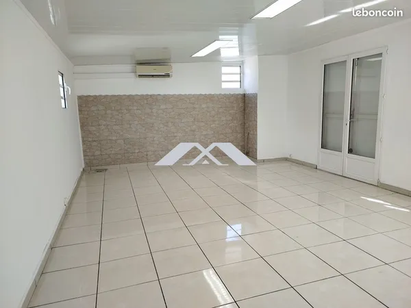 Local 83 m² Saint-Paul