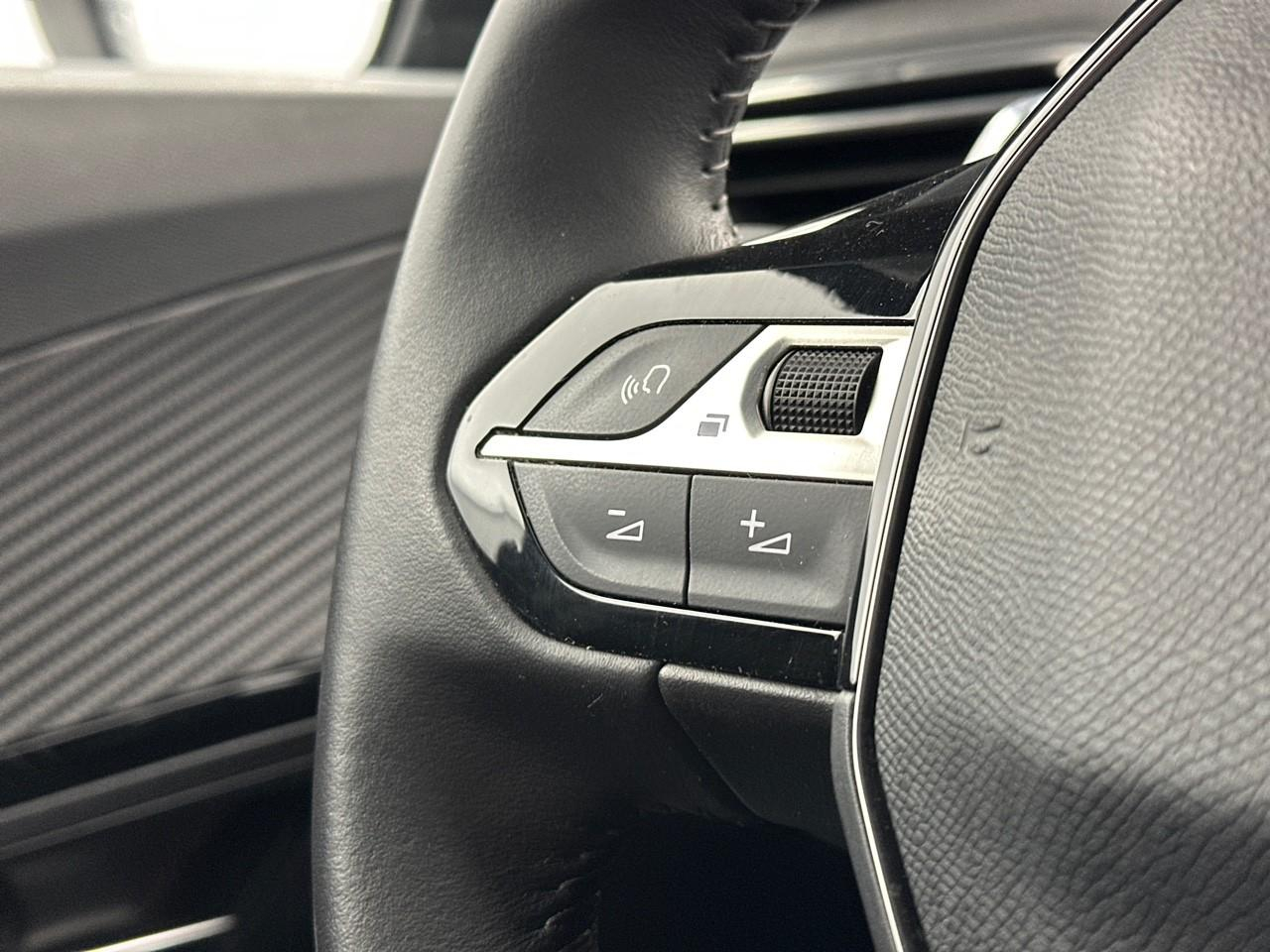 Peugeot 2008 bluehdi 130 s&s eat8 allure business — photo 17