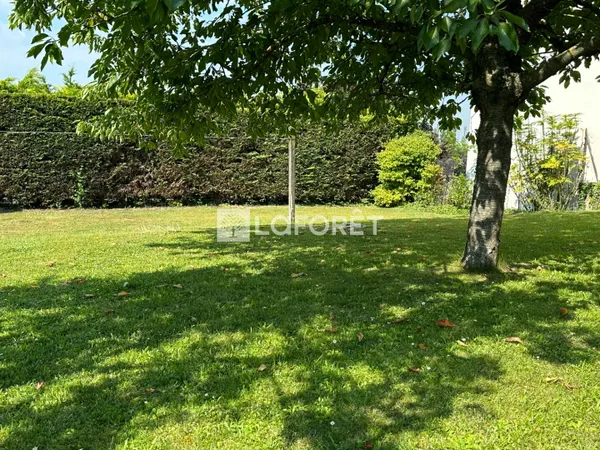 Terrain 285 m²