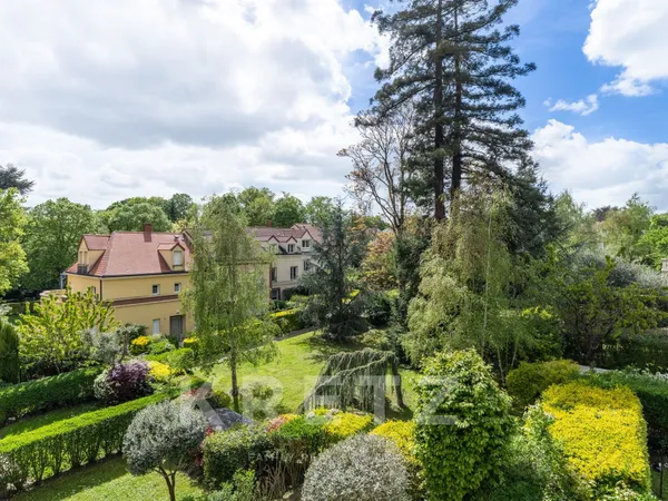 Maison familiale de 218 m² au coeur d'un parc privé