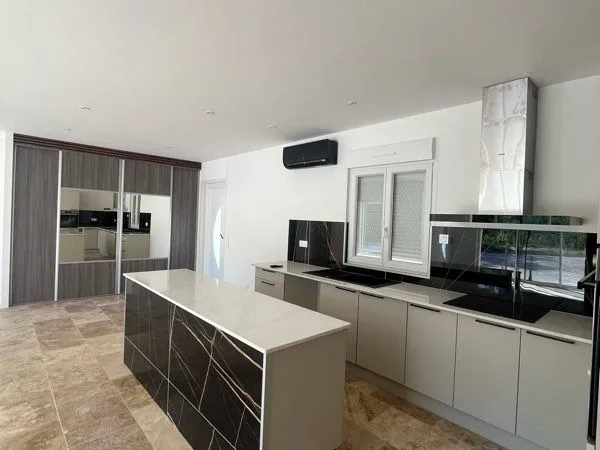 Maison neuve 3 chambres climatisée à Sarlat matériaux de grande qualité