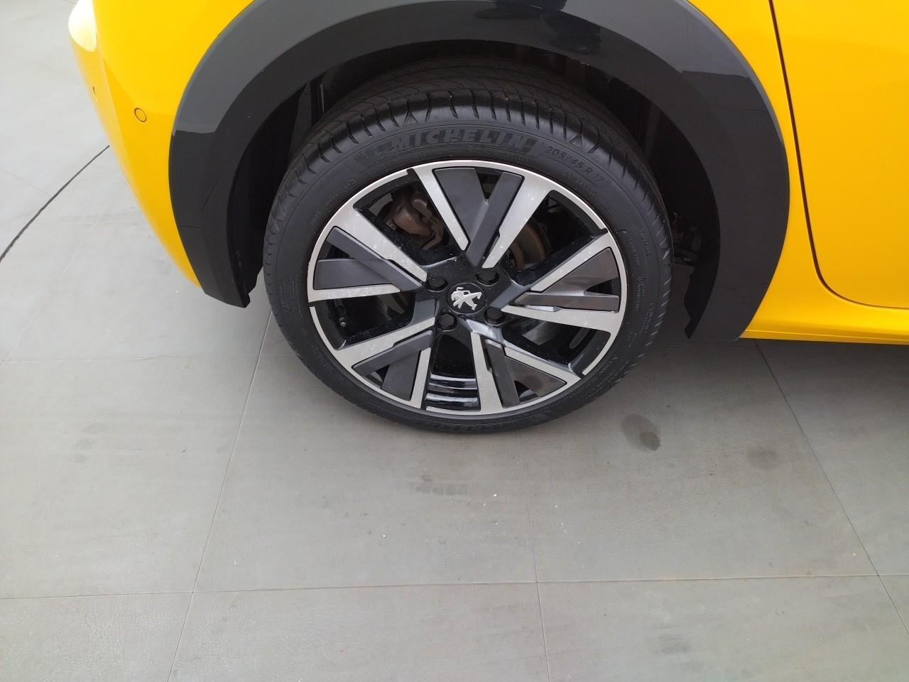 Peugeot 208 puretech 100 s&s eat8 gt — photo 28
