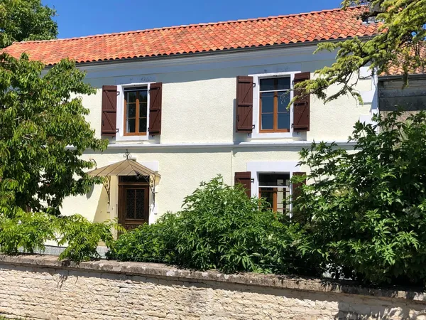 Maison de 4 chambres - en bordure de village