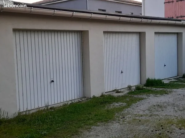 Location garage / espace de stockage