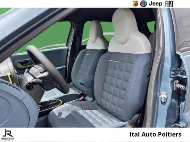 Fiat Panda grande  electrique 113ch la prima (prime cee deduite 6 150 euros) — photo 9