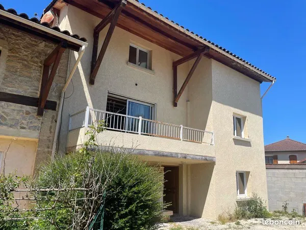 🏡 Maison 160 m² - 3 chambres - Garage -