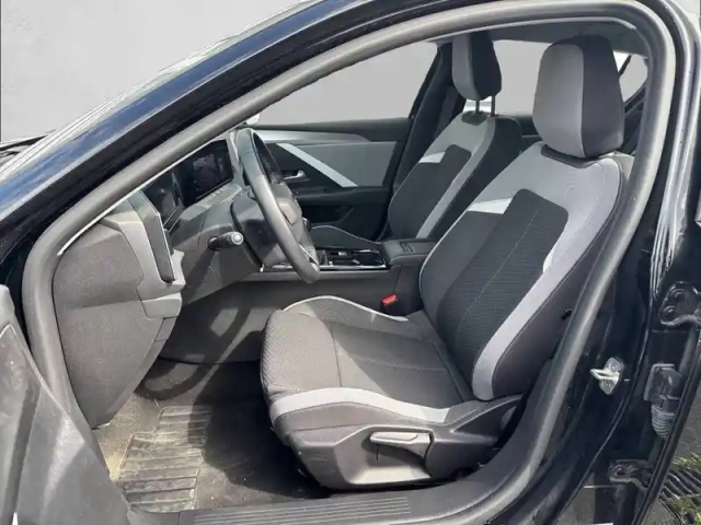 Opel Astra 1.2 turbo 110 ch bvm6 — photo 11