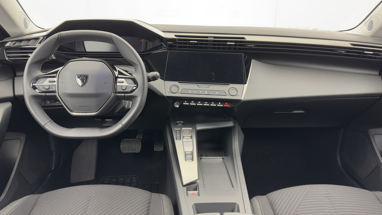 Peugeot 308 SW PHEV 180 e-EAT8 — photo 20