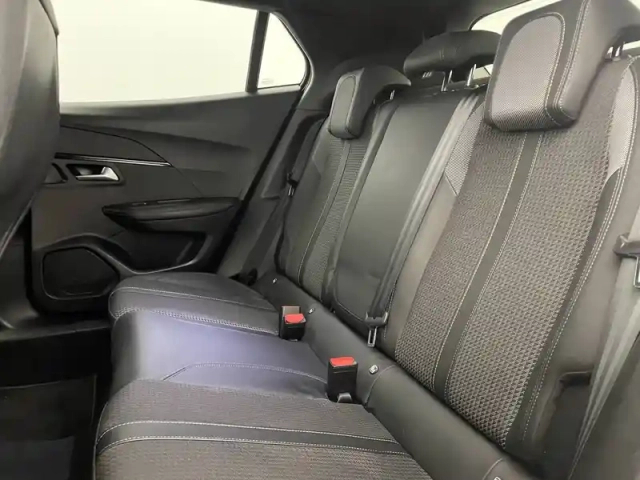 Peugeot 2008 puretech 130 s&amp;s eat8 — photo 15