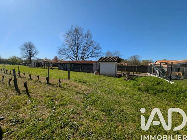 Terrain 739 m²