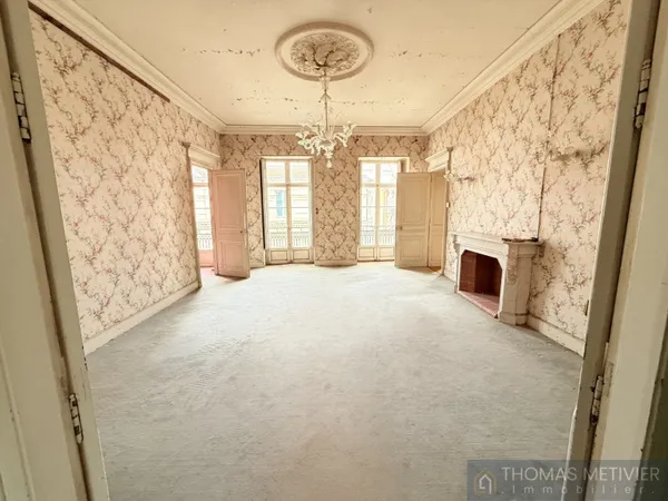 Appartement à rénover 12 pièces 314 m²